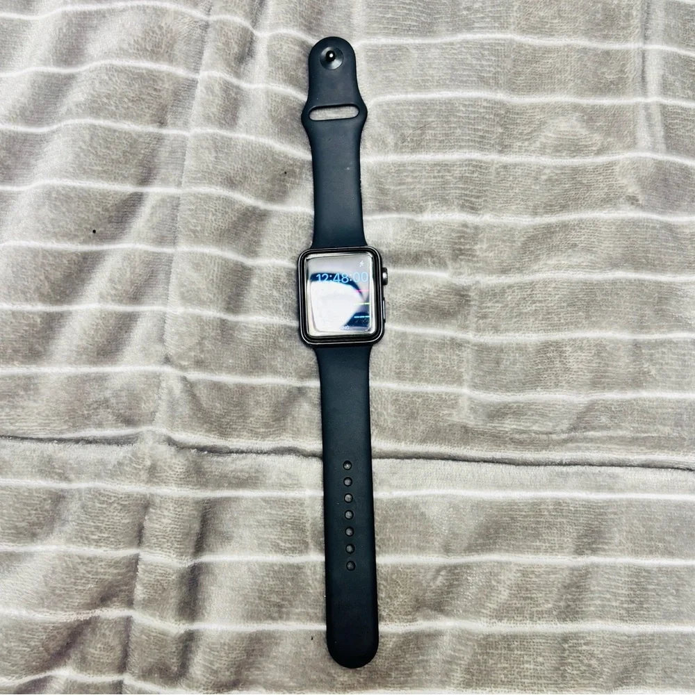 Apple Watch Series 3 GPS & Cellular - 42mm - Sport Band - Aluminum Case